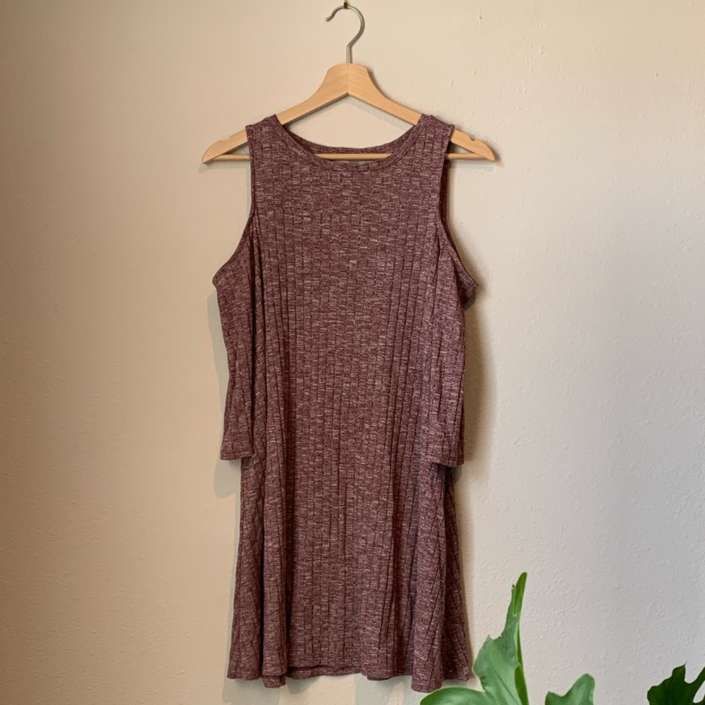 Forever 21 Cut Out Sleeve Dress